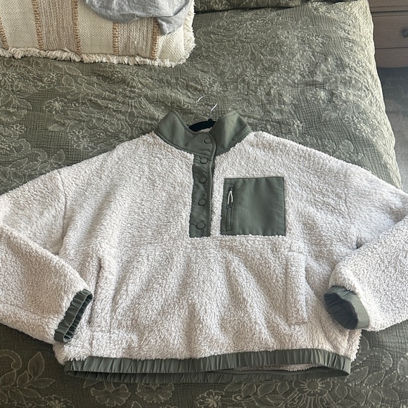 Vuori Tops - Vuori pullover Sherpa